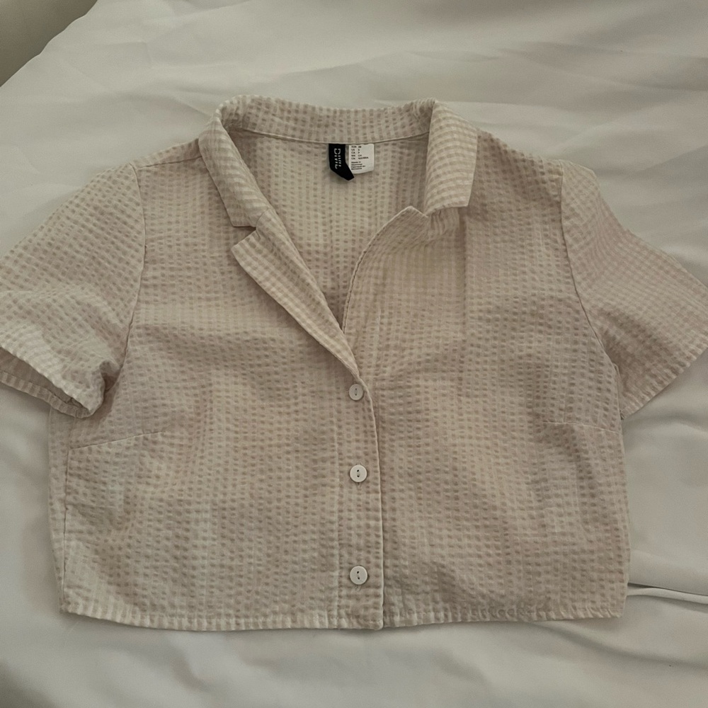 Cropped button up